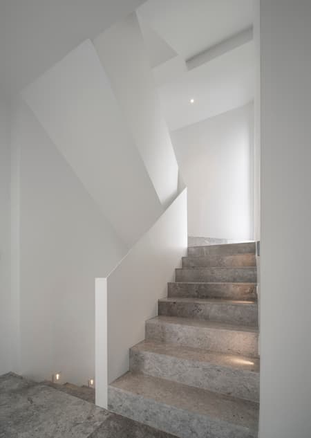 ARQ10 House