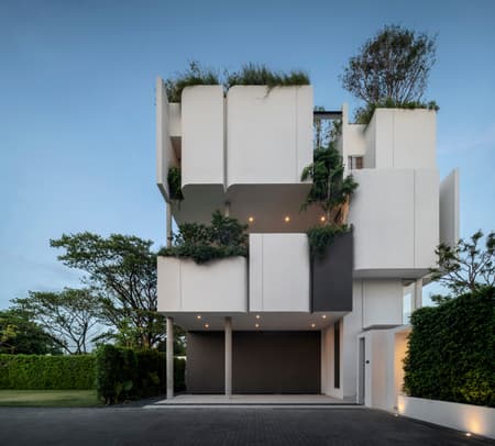 ARQ10 House