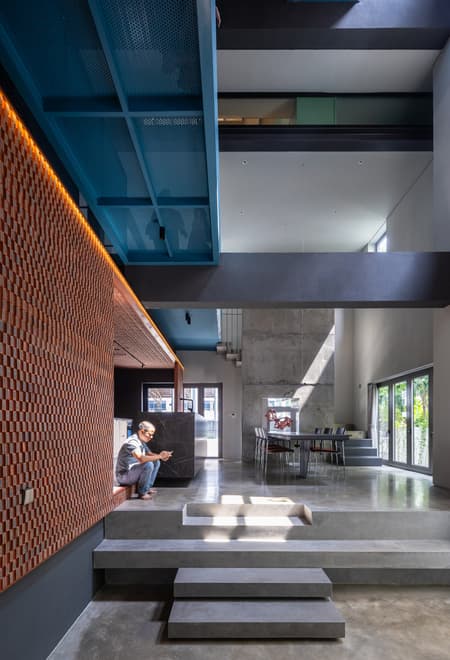 B.RED House