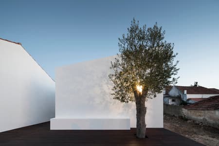 Patio do Meco House