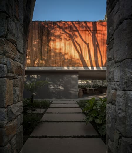 3V House 