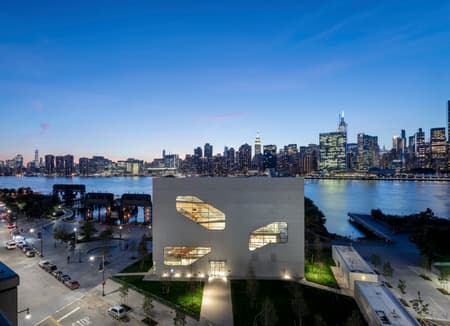 Hunters Point Library	