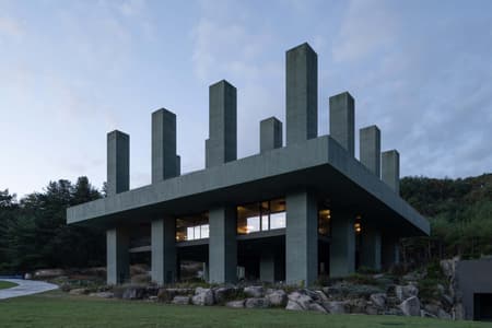 REST Garden Restaurant 