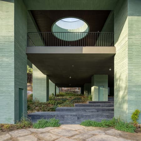 REST Garden Restaurant 