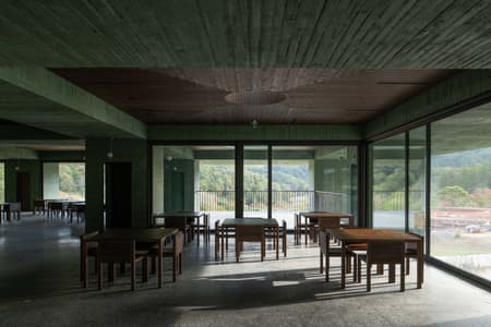 REST Garden Restaurant 