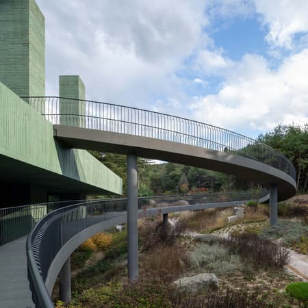 REST Garden Restaurant 