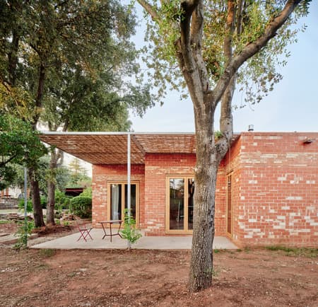 GJ House
