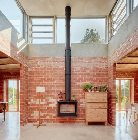 GJ House