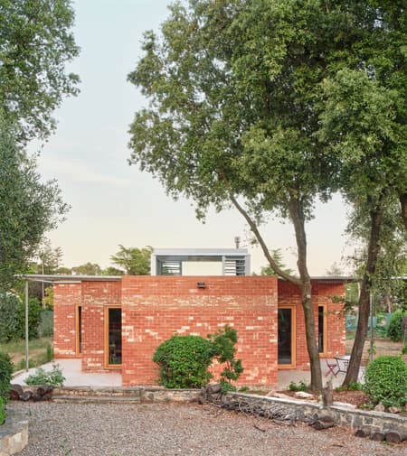 GJ House