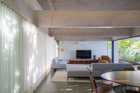 Naves House