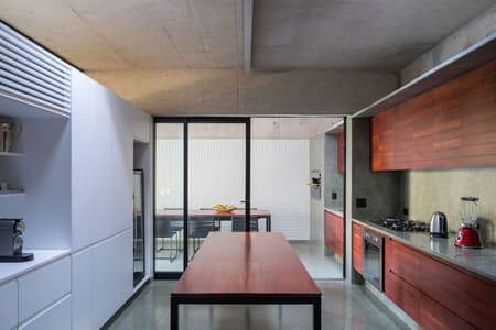 Naves House