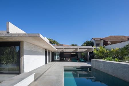 Naves House
