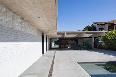 Naves House