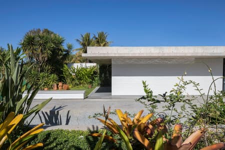 Naves House