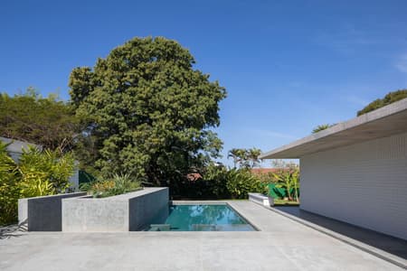 Naves House