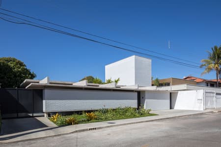 Naves House