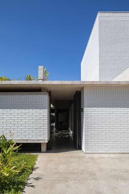 Naves House