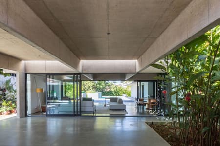 Naves House