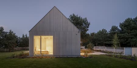Kownatki Lake House