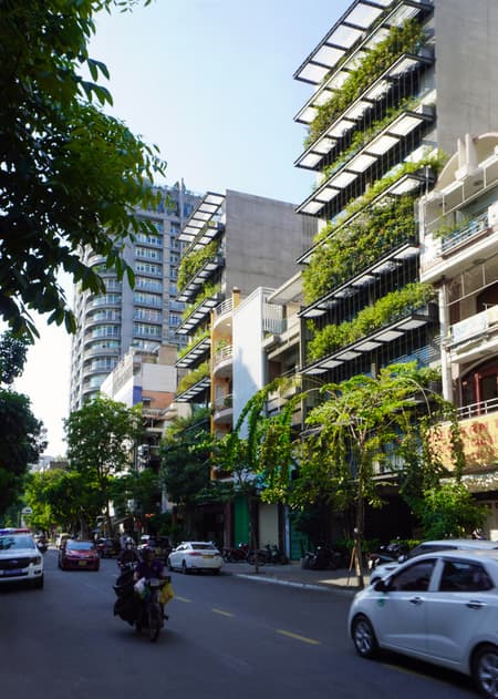 Triple E Hotel