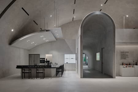 AK Plaza Museum C