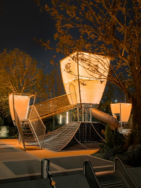 Myriad Homes' Lights Traditional Chinese Aesthetic Children's Space Under Kongming Lantern