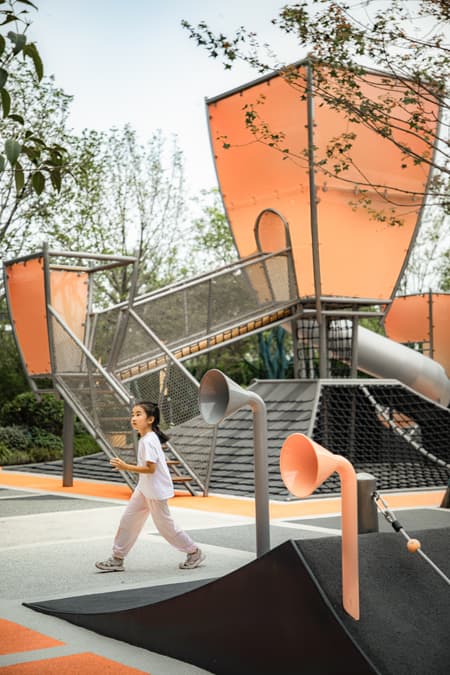 Myriad Homes' Lights Traditional Chinese Aesthetic Children's Space Under Kongming Lantern