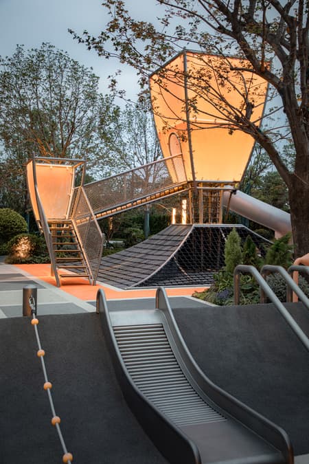 Myriad Homes' Lights Traditional Chinese Aesthetic Children's Space Under Kongming Lantern