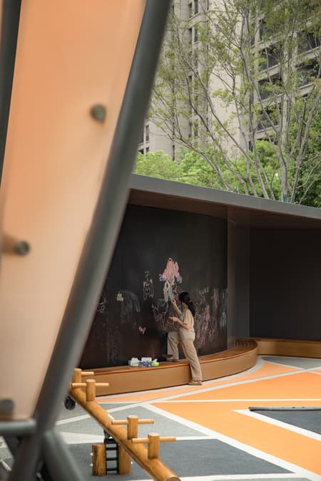Myriad Homes' Lights Traditional Chinese Aesthetic Children's Space Under Kongming Lantern