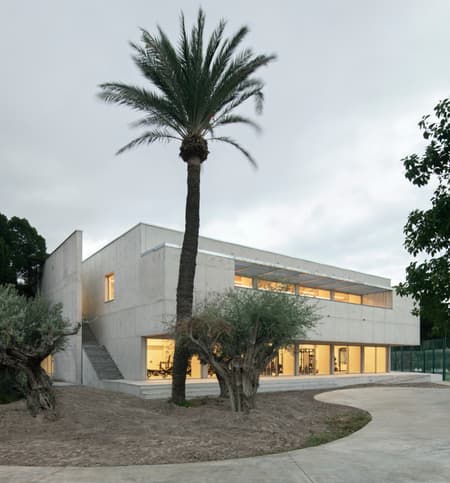 Sport Facilities inside a Squash Court
