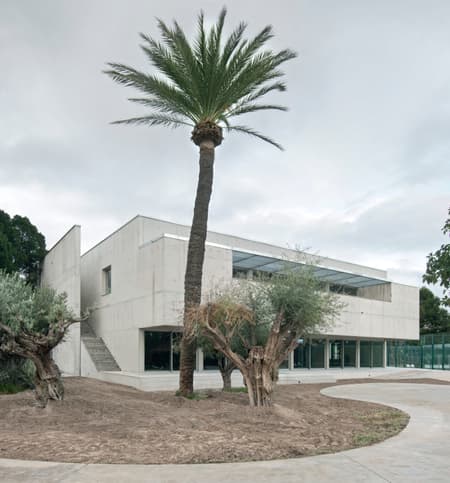 Sport Facilities inside a Squash Court