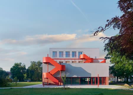 De Nova Secondary School 