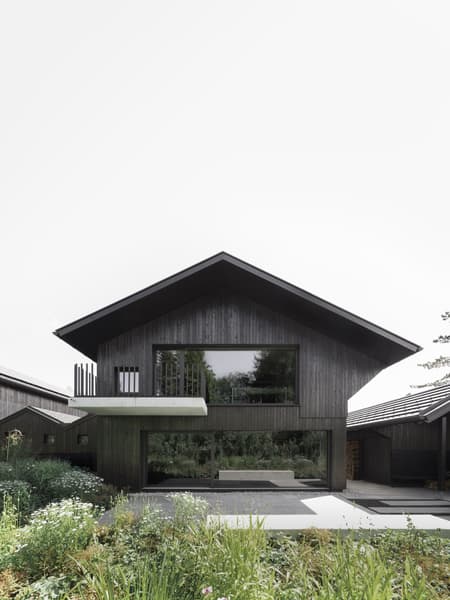 Set Houses with One Pillar