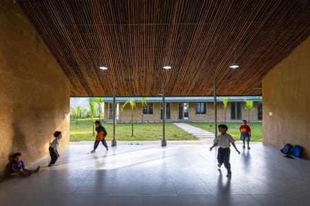 Nuoc Ui School