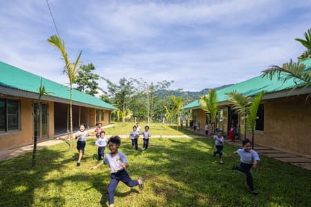 Nuoc Ui School