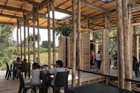 https://www.archdaily.com/1031042/la-panificadora-centro-desarrollo-y-de-produccion-rural-natura-futura