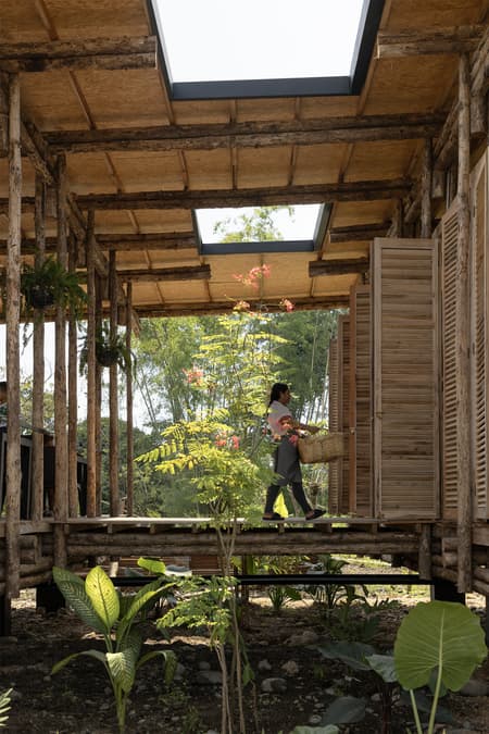 https://www.archdaily.com/1031042/la-panificadora-centro-desarrollo-y-de-produccion-rural-natura-futura