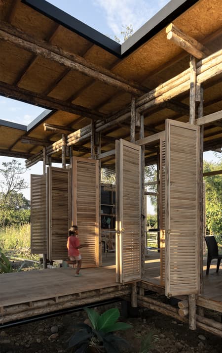 https://www.archdaily.com/1031042/la-panificadora-centro-desarrollo-y-de-produccion-rural-natura-futura