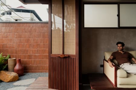 TINY HOUSE
