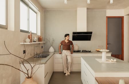 TINY HOUSE