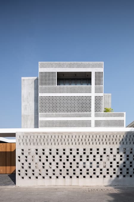 Sailom House