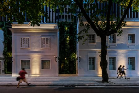 Guilhermina Commercial Building