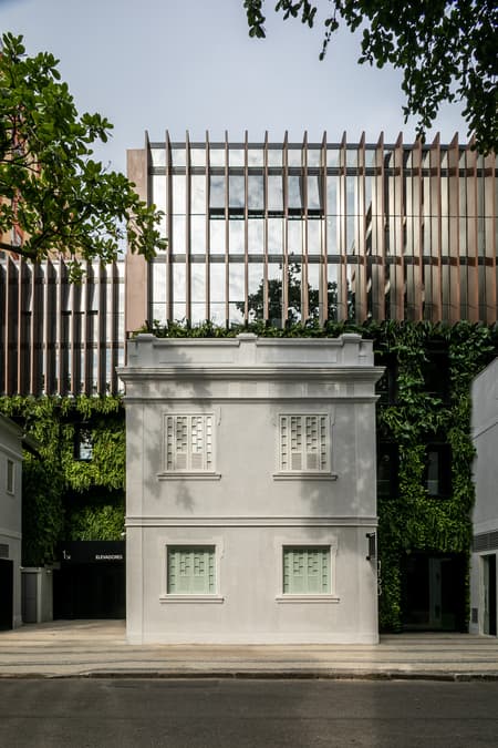 Guilhermina Commercial Building