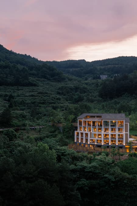 Cloudhaus Hotel
